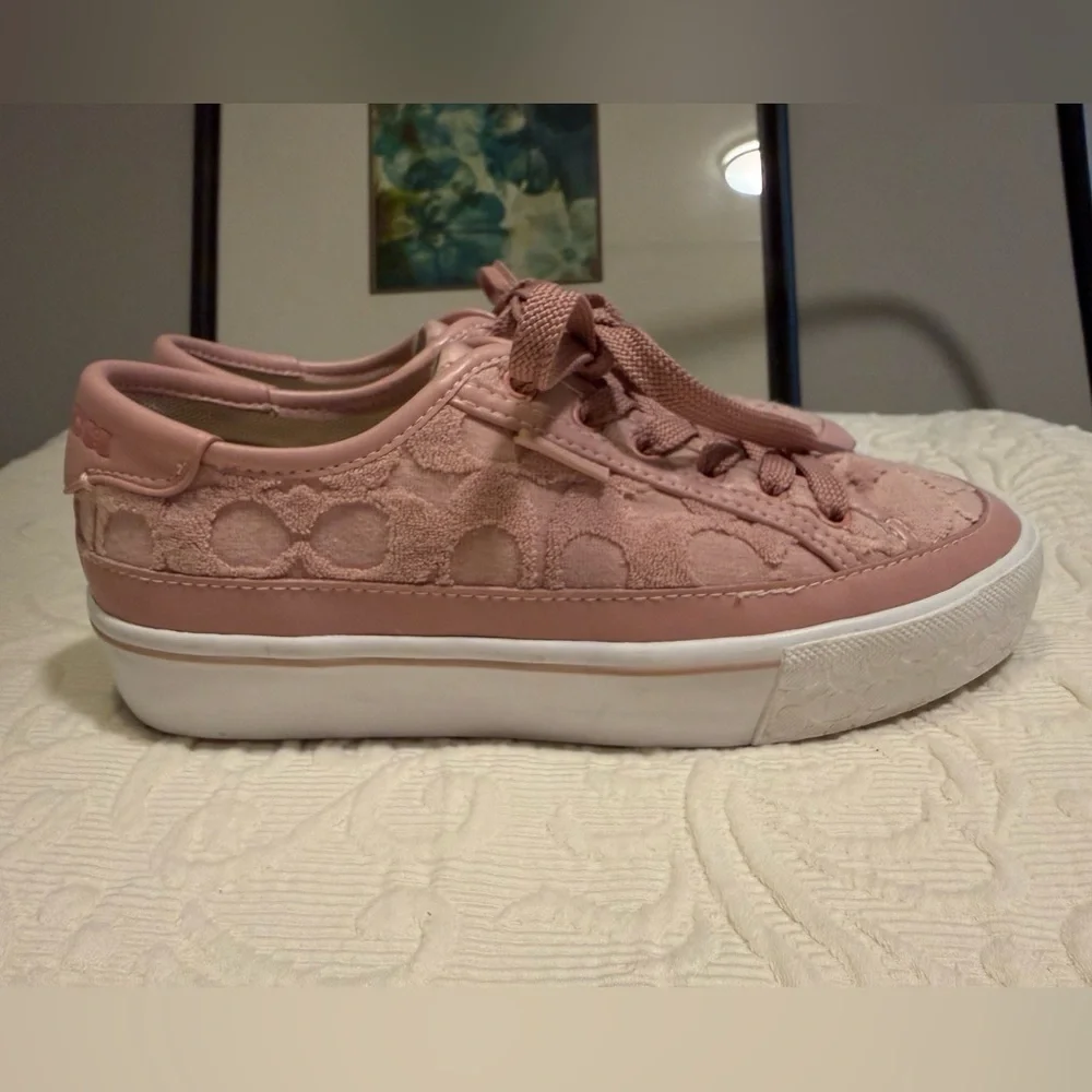 COACH Women's Rose Lace Sneakers